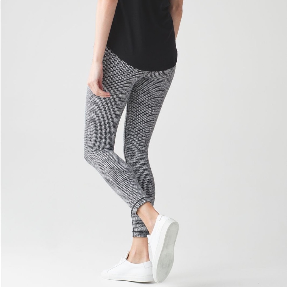 Lululemon High Times Pant- Teeny Tooth, Size 6